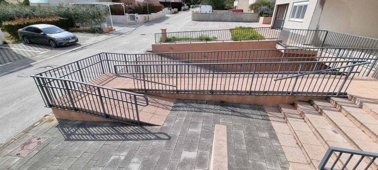 Apartmani Sunce I More Premantura Exterior foto